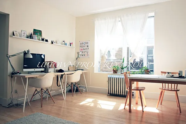 Rented by Uptown Property Group | media 9