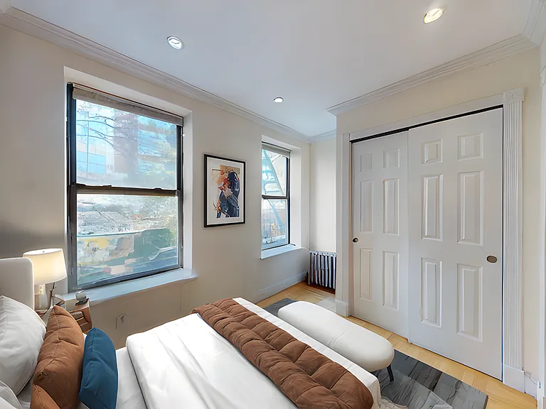 610 E 9th St #9 — Photo 2