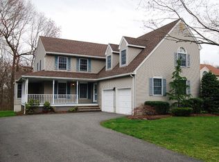 37 Bock Dr, River Vale, NJ