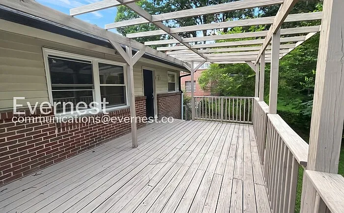 317 Westwood Dr — Photo 16