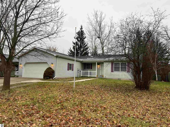 1224 Buckingham Pl, Mount Pleasant, MI 48858
