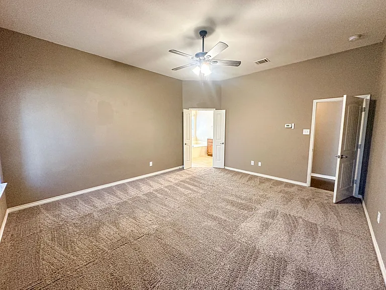 1715 Nestledown Dr — Photo 11