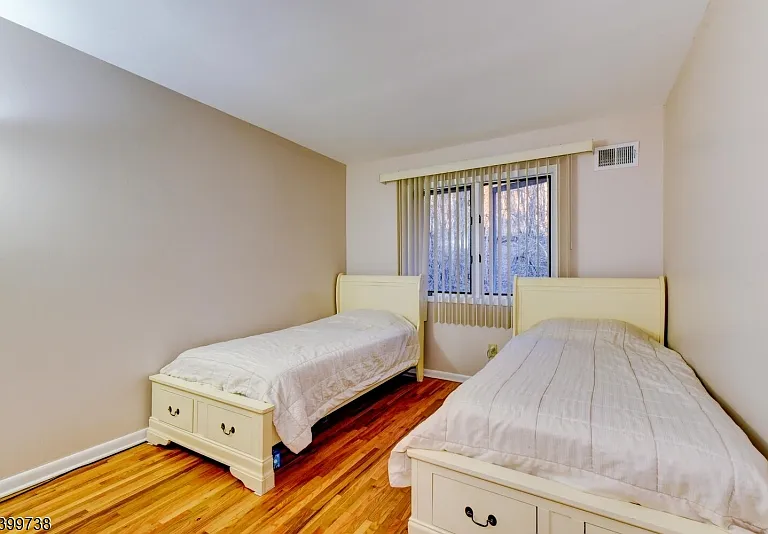 6 Hansen Pl #6 — Photo 37