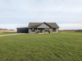 945 Erwin Rd, Poolville, TX 76487