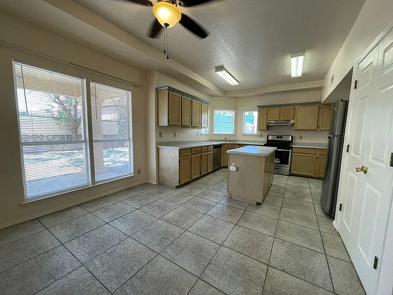 4304 Loma Alegre Dr — Photo 6