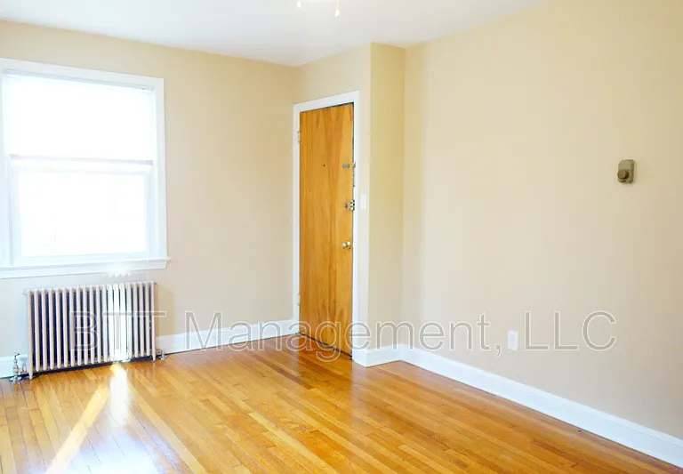 812 Greenwood Cir #4 — Photo 8