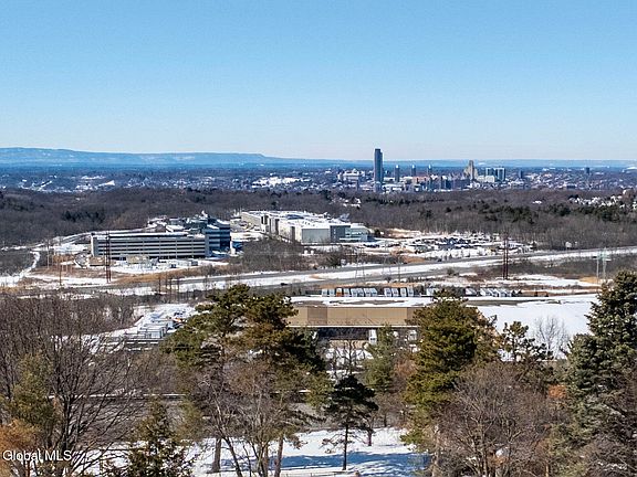 5th image of 42 Thompson Hill Road