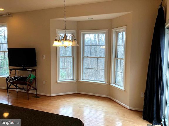 4th image of 110 Hunt Ln