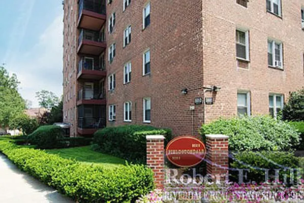 Sold by Robert E. Hill  | media 2