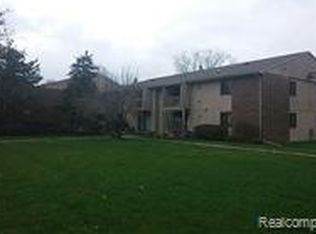 5400 Maple Rdg APT 14, Haslett, MI