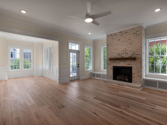 4th image of 982 Farrow Pkwy. #A