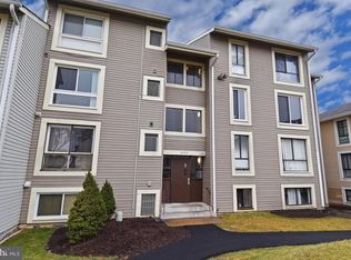 5804 Village Green Dr APT E, Alexandria, VA 22309