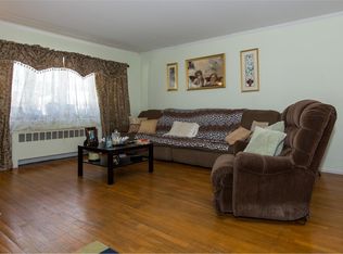 570 Marion Dr, East Meadow, NY 11554