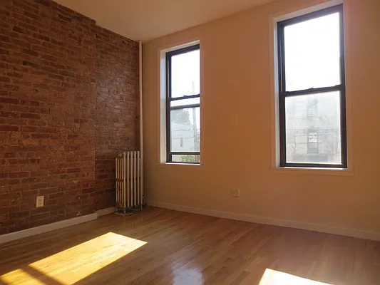 Rented by Parlor Real Estate Corp | media 8