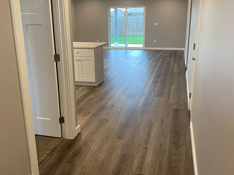 1317 W Bonneville St — Photo 5