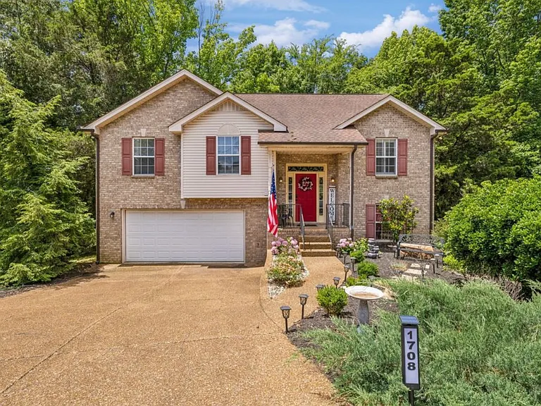 1708 Elm Run Way — Photo 10