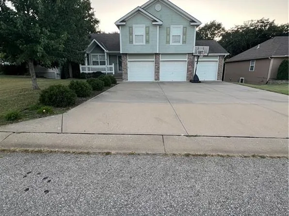 510 Fountain Hills Dr, Warrensburg, MO 64093