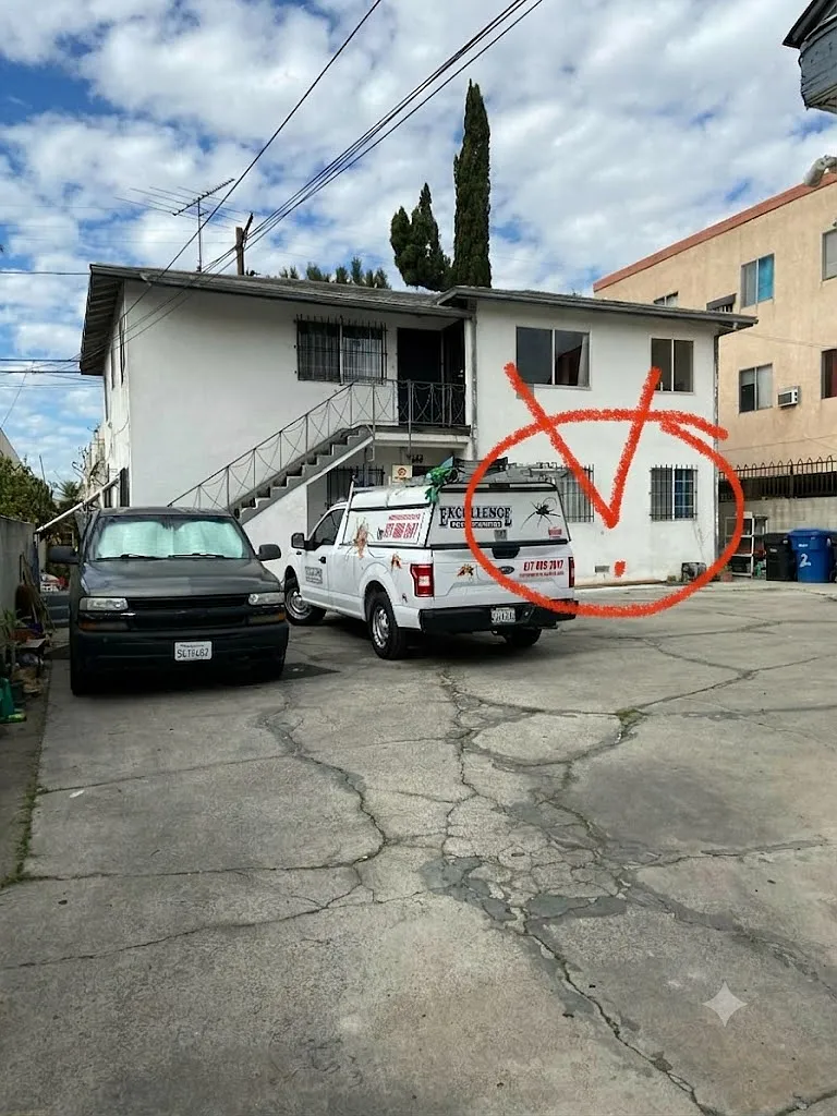 N Mariposa Ave, Los Angeles — Photo 2