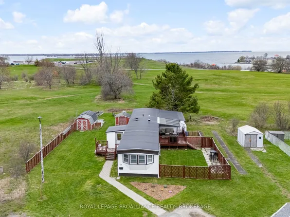 26 Kapyong Cres, Kingston, ON K7K 5T5