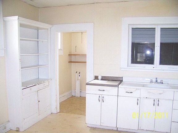 3rd image of 506 S College St