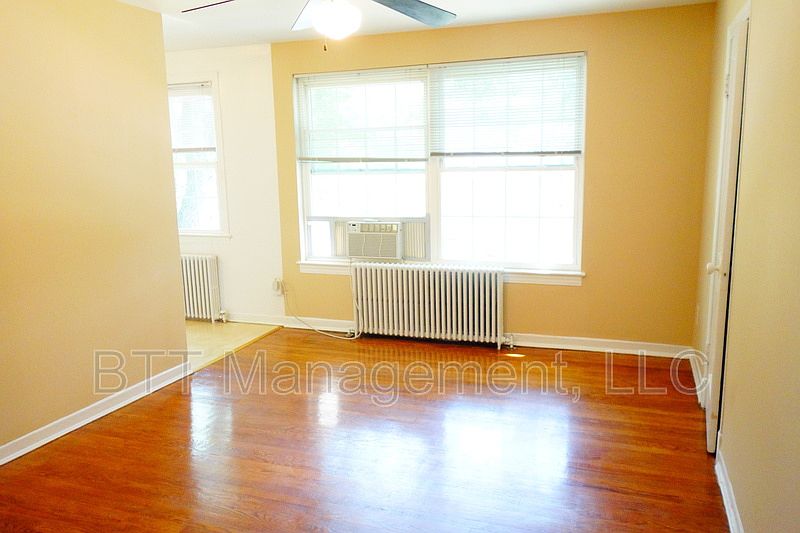 1st image of 8400 Greenwood Ave APT 3
