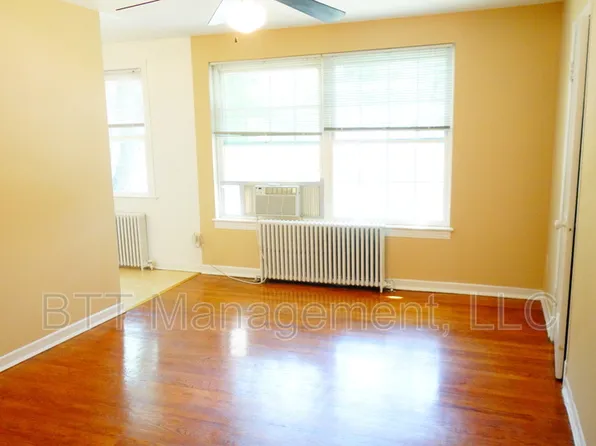 8400 Greenwood Ave APT 3, Takoma Park, MD 20912