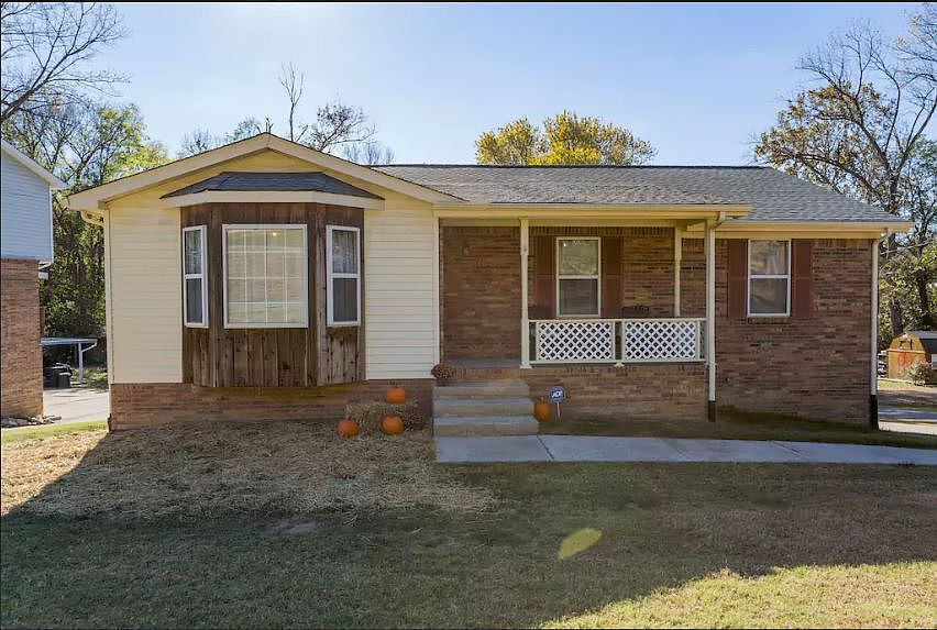 1st image of 1702 Lawncrest Dr