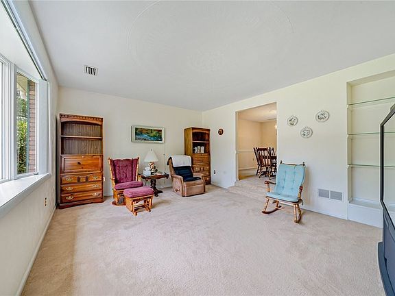3rd image of 221 Mosshaven Way