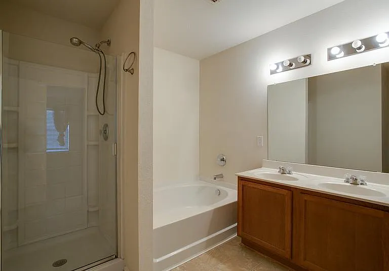 4541 Martingale View Ln — Photo 10