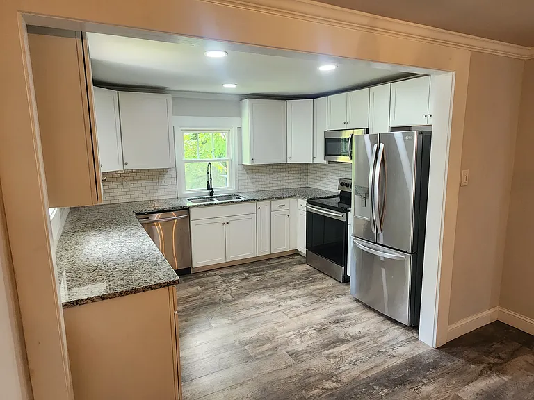 419 Gaston Ave — Photo 12