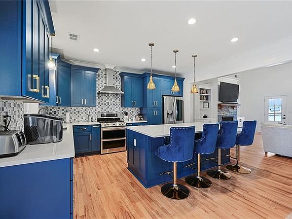 3rd image of 642 Johnson Rd