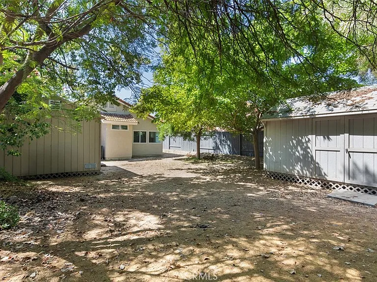 39585 Oak Cliff Dr — Photo 9