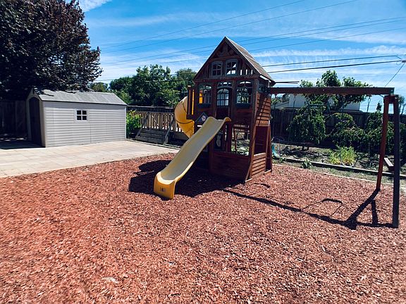 4th image of 2737 Aida Ave