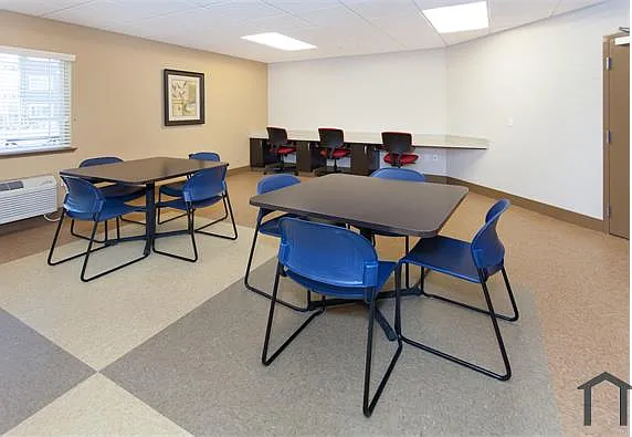 1 bed, 552 sqft, $2,356 — Photo 1