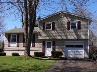 105 Crossgates Rd, Rochester, NY 14606