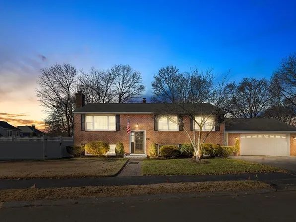 11 Clearview Rd, Stoneham, MA 02180