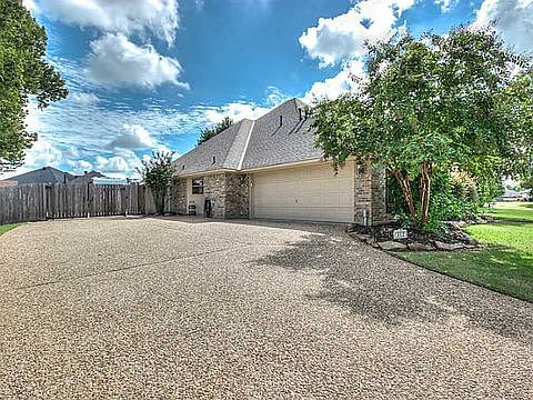 3rd image of 5025 Longstreet Pl
