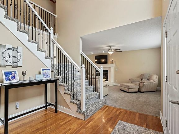 5th image of 1008 NE Kenwood Dr