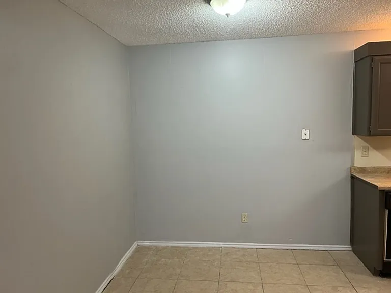 1712 San Rafael St — Photo 6