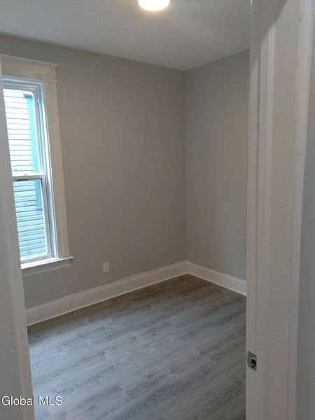 3rd image of 187 N Lake Avenue