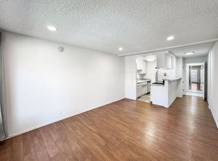 11905 Avon Way - ADW, Los Angeles, CA 90066