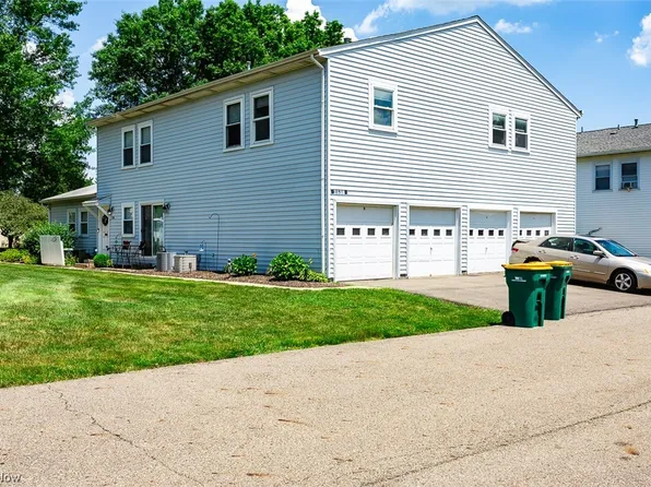 2538 Royal County Down APT B, Uniontown, OH 44685