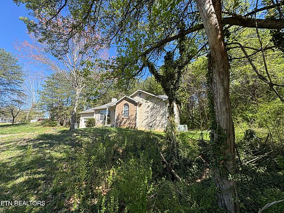 4th image of 2222 Woods Smith Rd