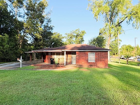 2nd image of 3913 Willis Rd