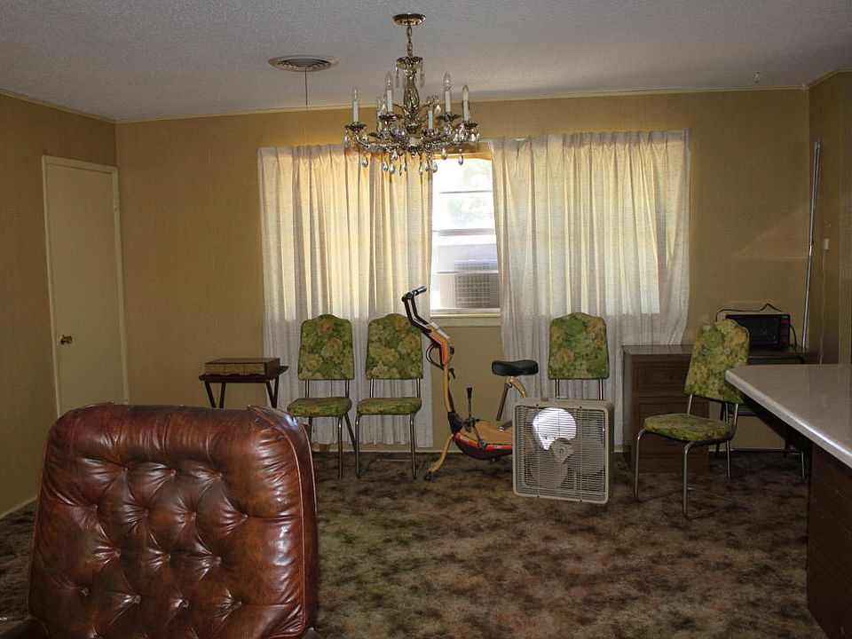 2nd image of 1604 Pecan Ave