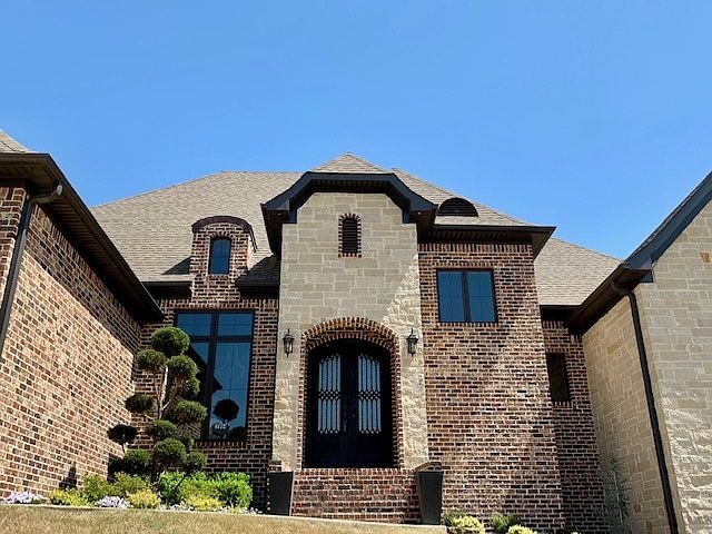 2nd image of 2114 Ridgepoint Dr