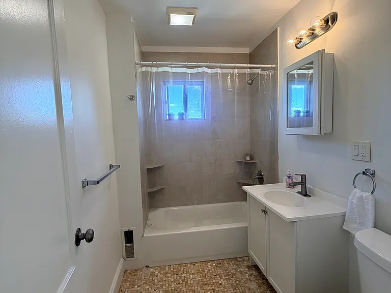 49 Henry St #3 — Photo 24