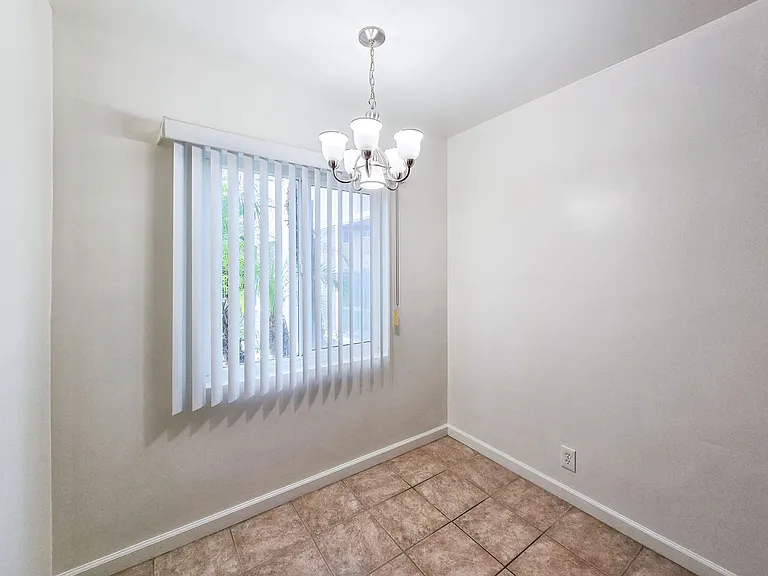 1809 Oakwood Ave — Photo 5