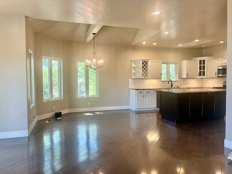 454 Silverhorn Dr — Photo 6