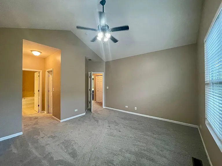 526 Grosvenor Ln — Photo 14